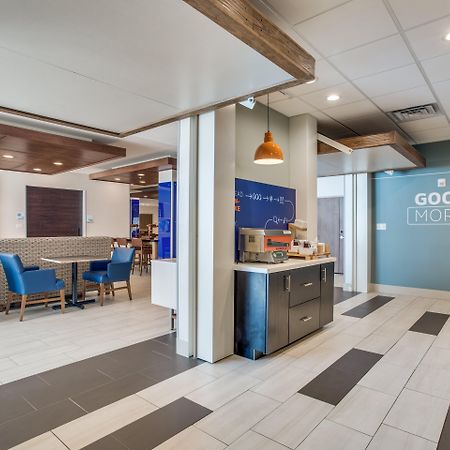 Hilton Garden Inn דנטון מראה חיצוני תמונה