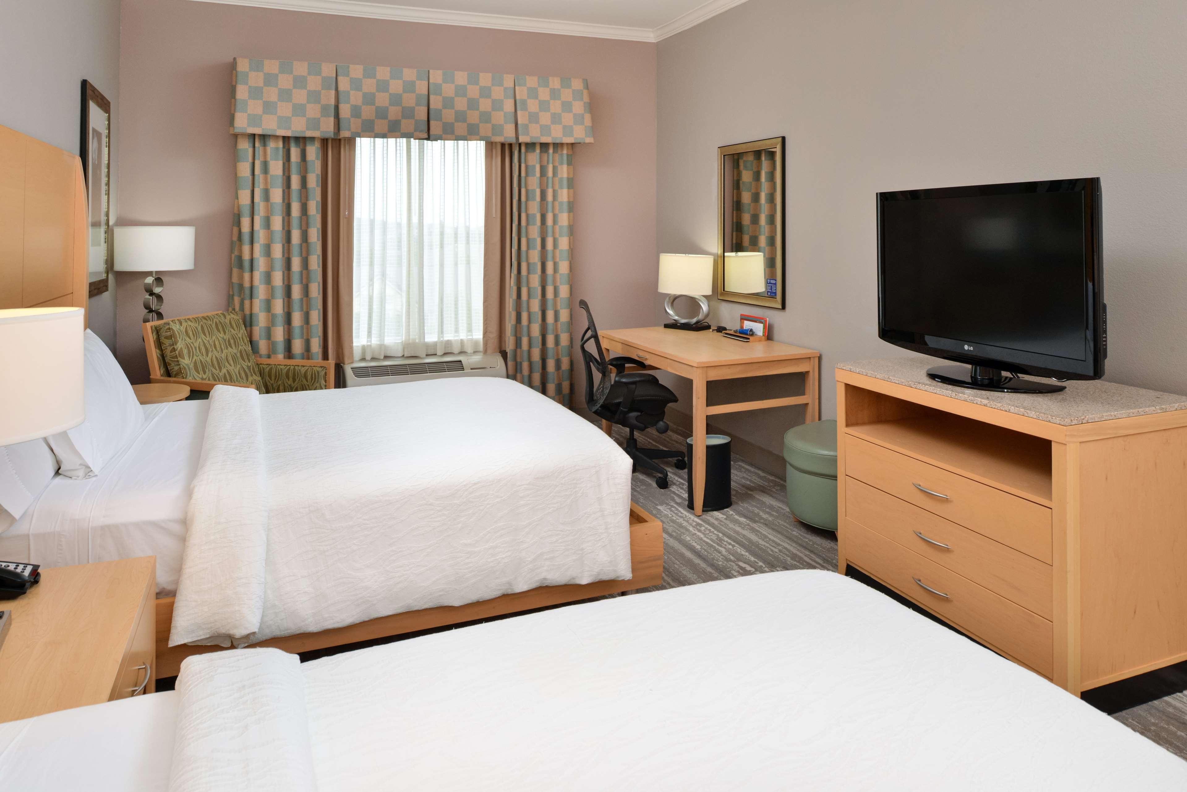 Hilton Garden Inn דנטון מראה חיצוני תמונה