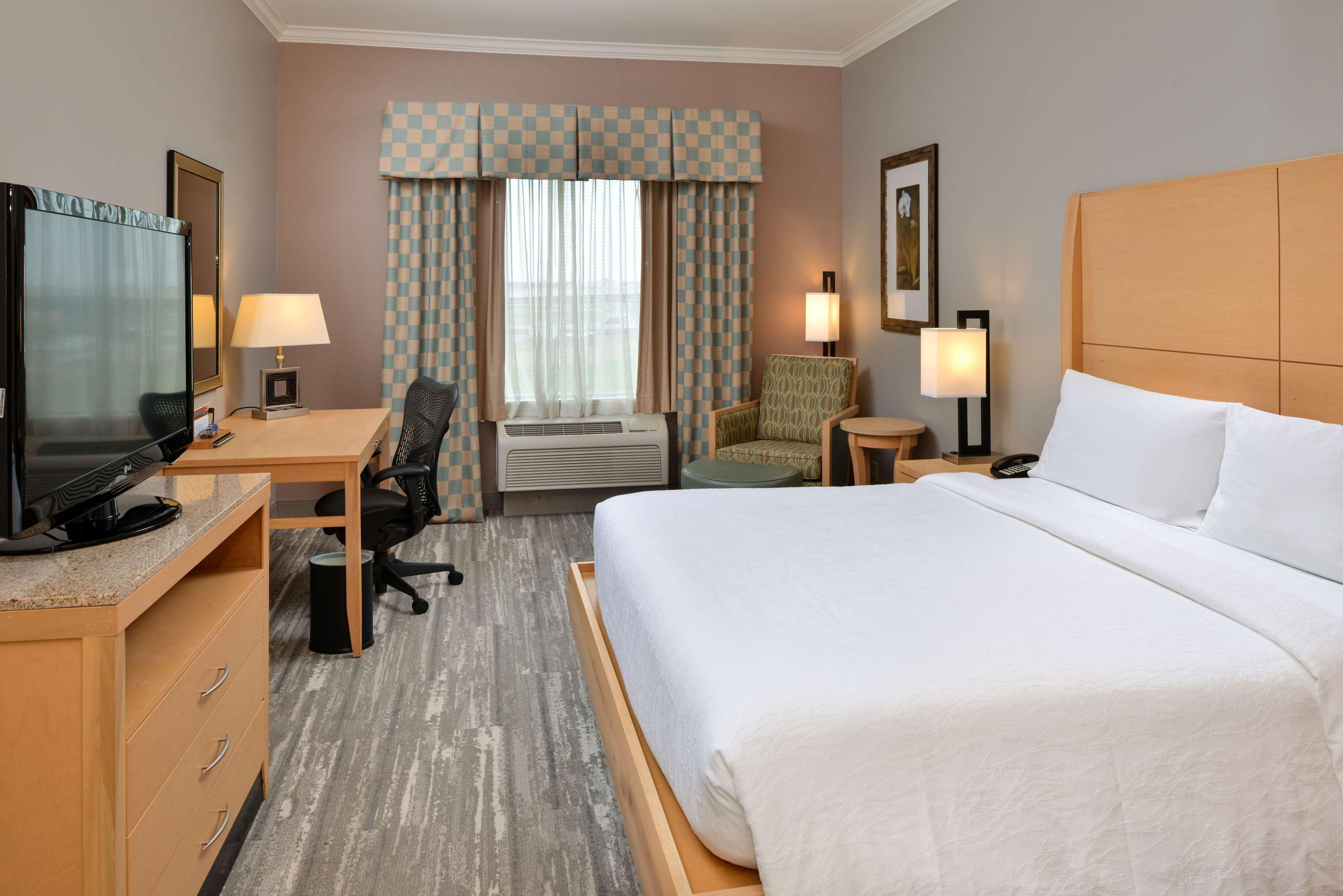 Hilton Garden Inn דנטון מראה חיצוני תמונה