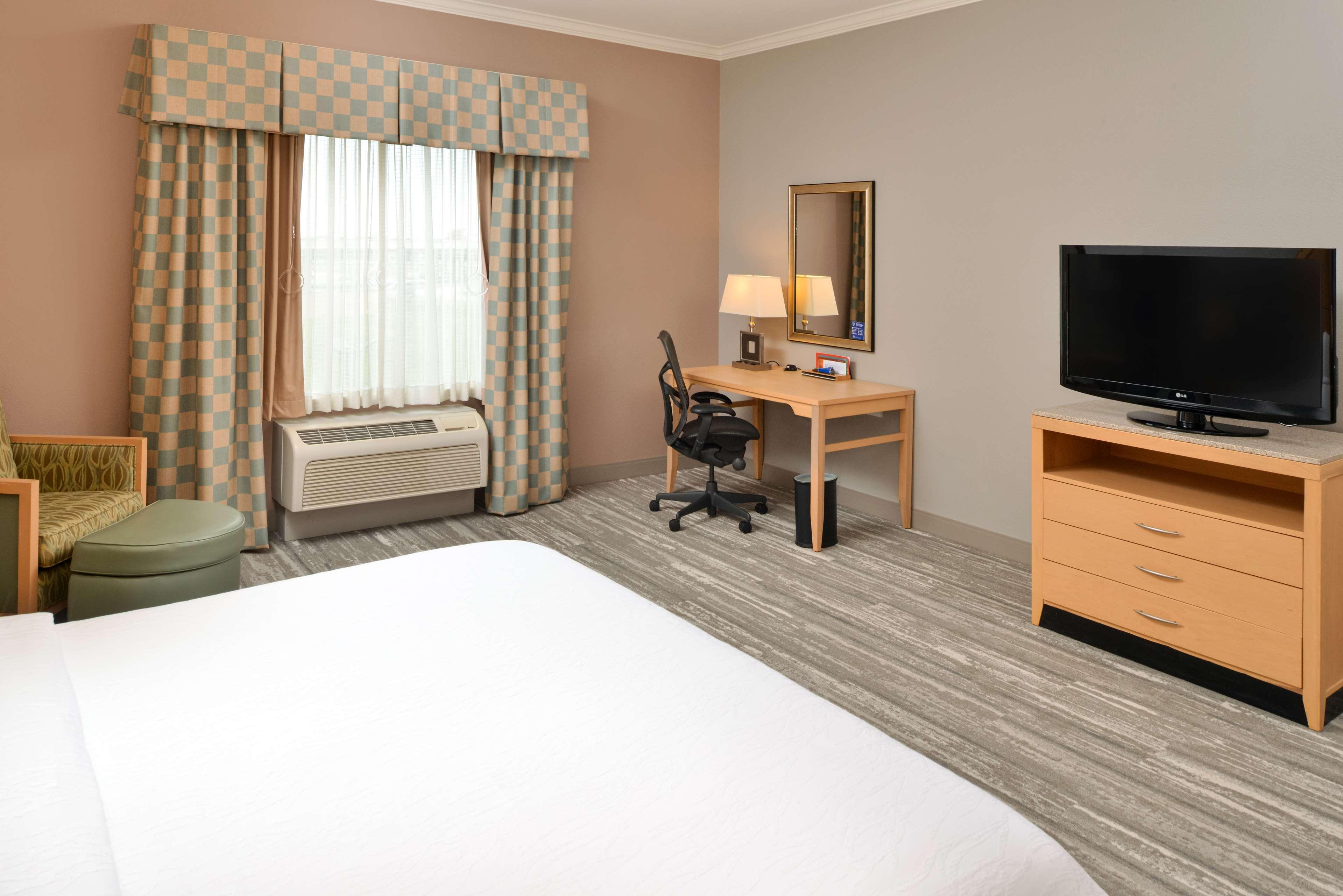Hilton Garden Inn דנטון מראה חיצוני תמונה