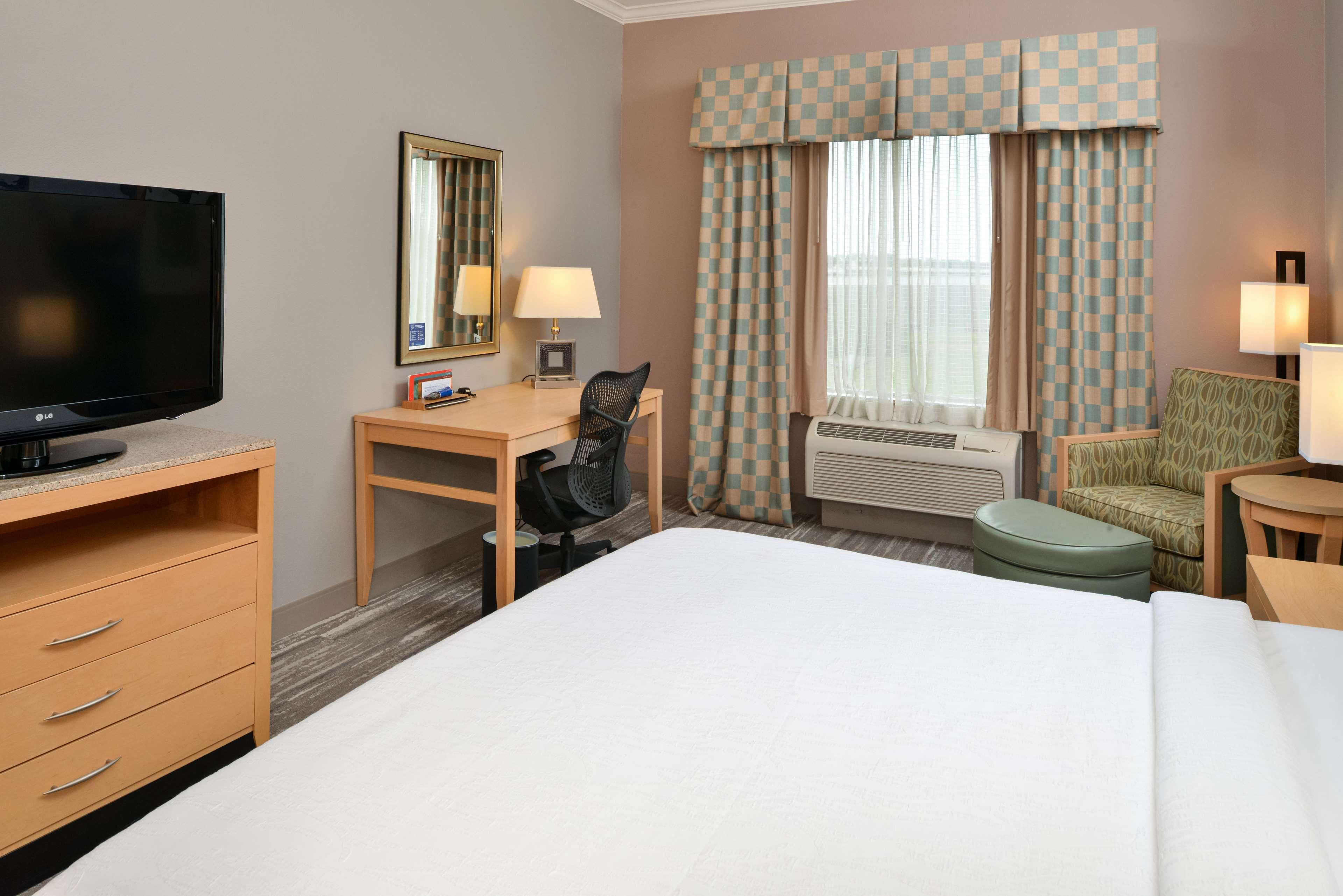 Hilton Garden Inn דנטון מראה חיצוני תמונה