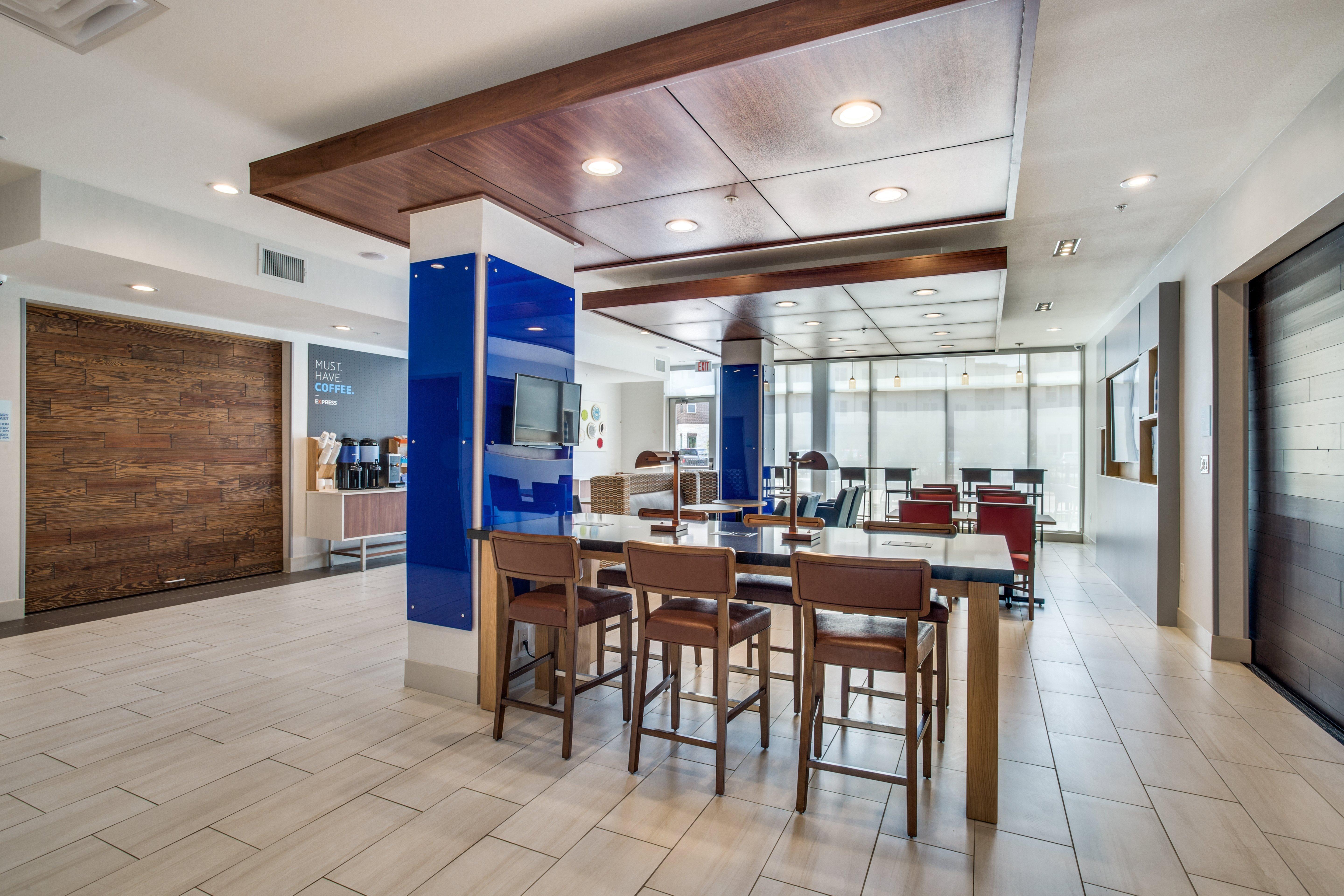 Hilton Garden Inn דנטון מראה חיצוני תמונה