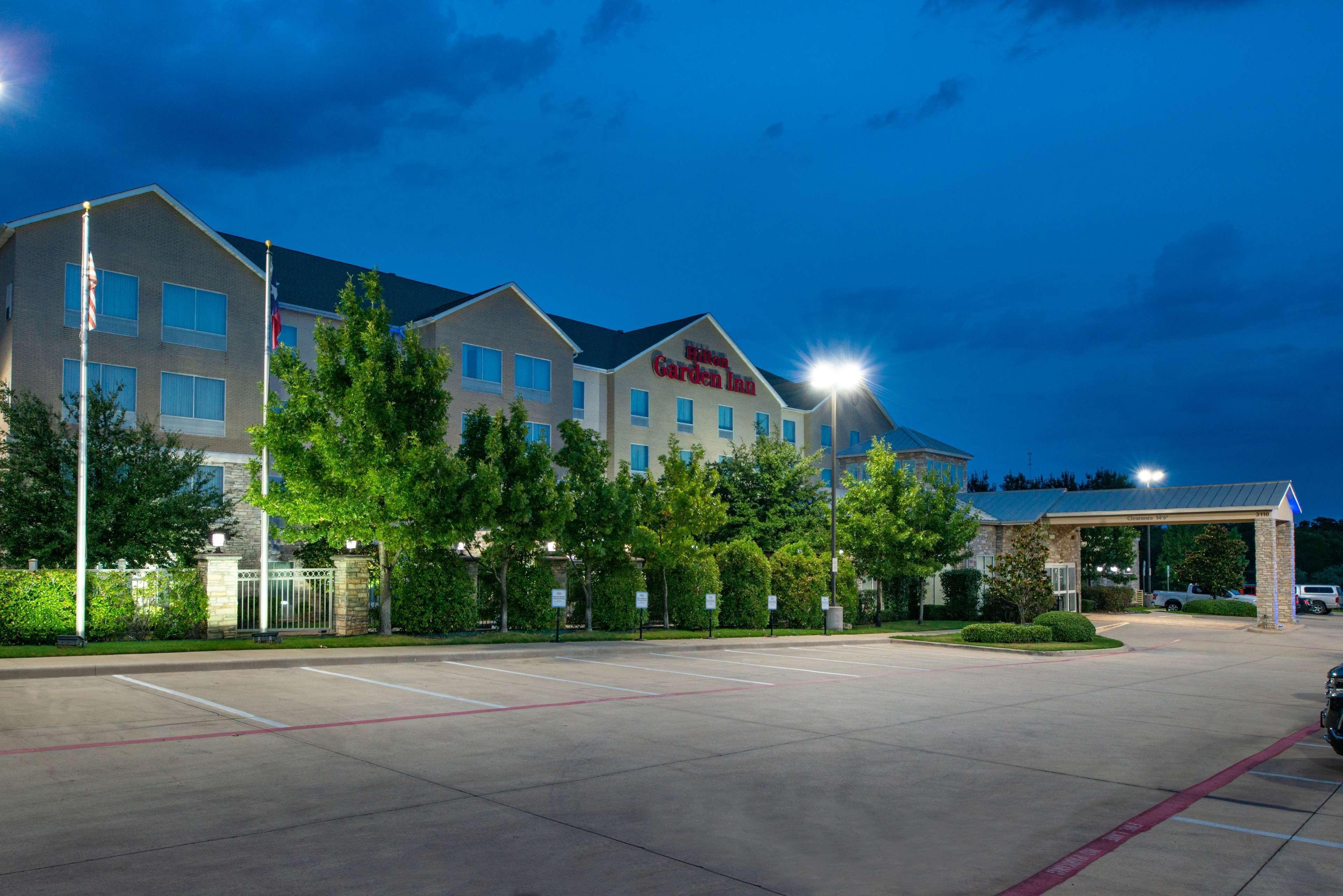 Hilton Garden Inn דנטון מראה חיצוני תמונה