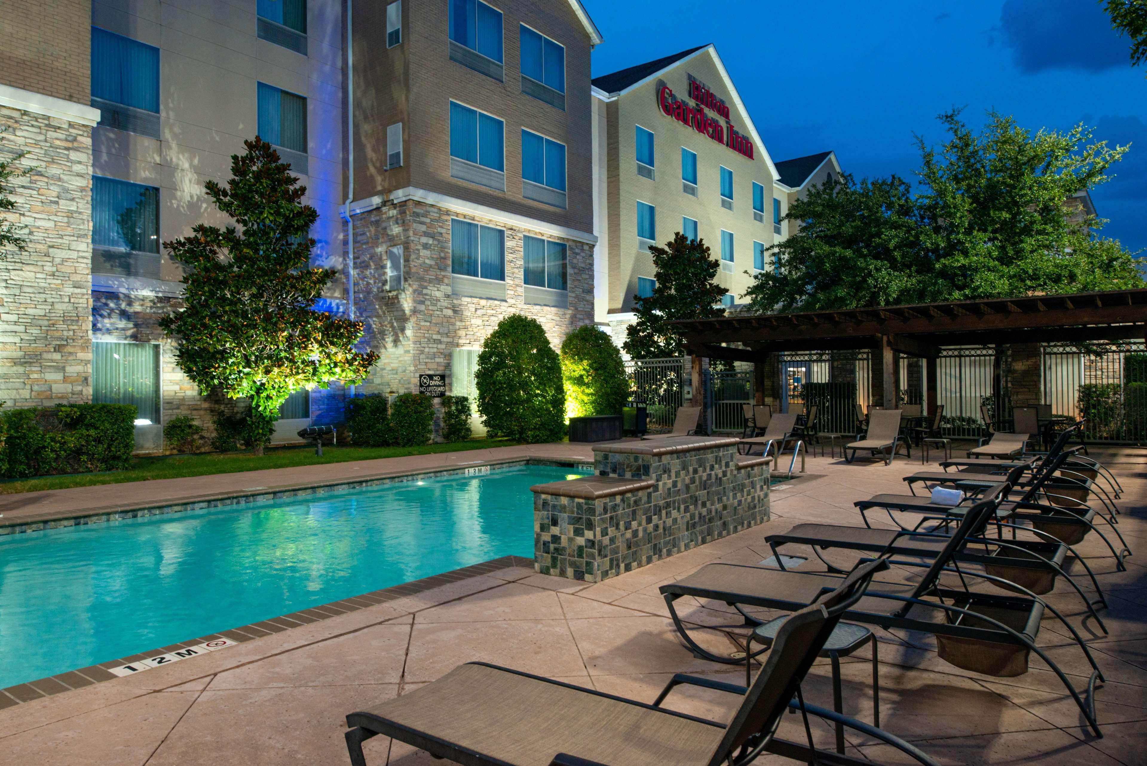 Hilton Garden Inn דנטון מראה חיצוני תמונה