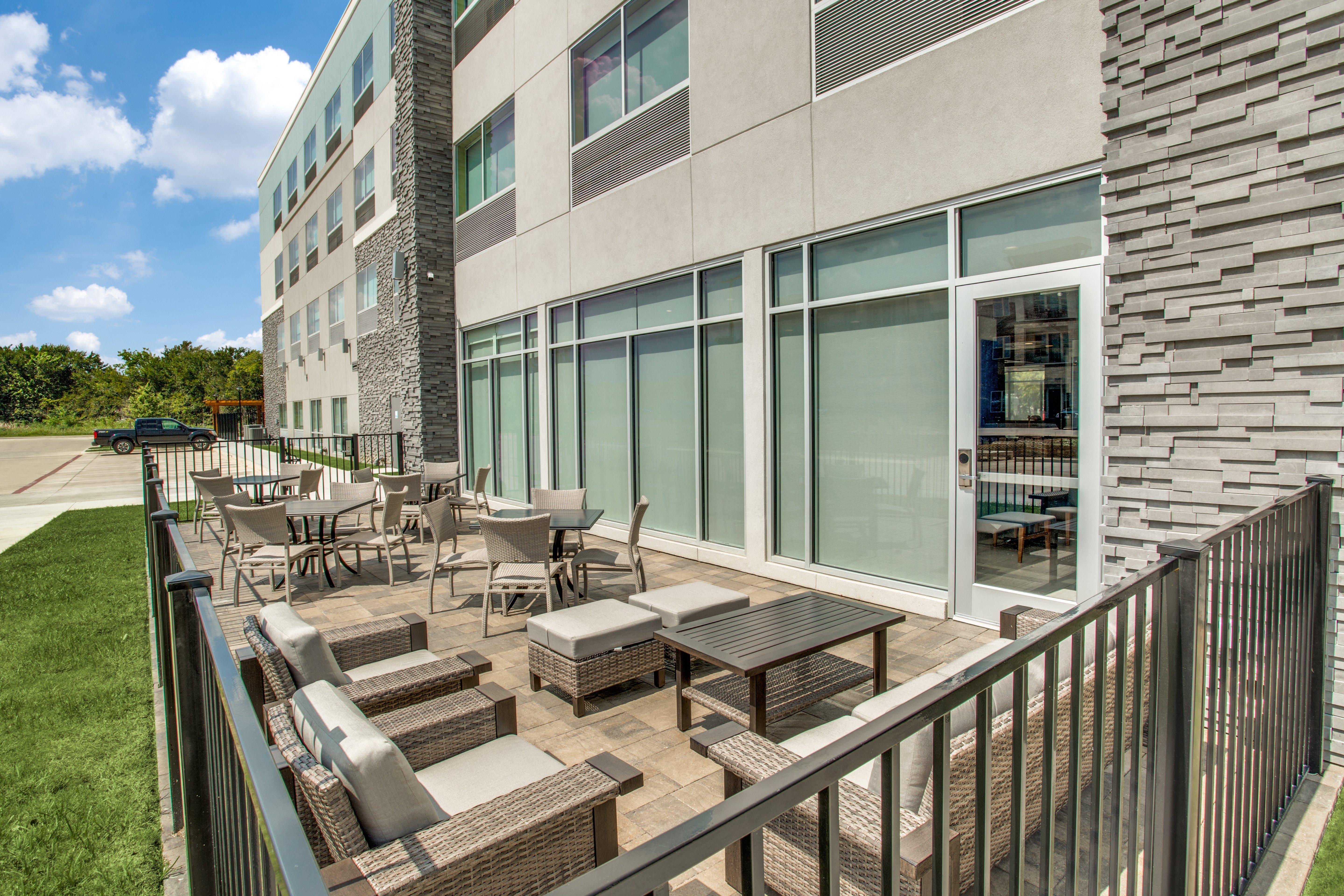 Hilton Garden Inn דנטון מראה חיצוני תמונה