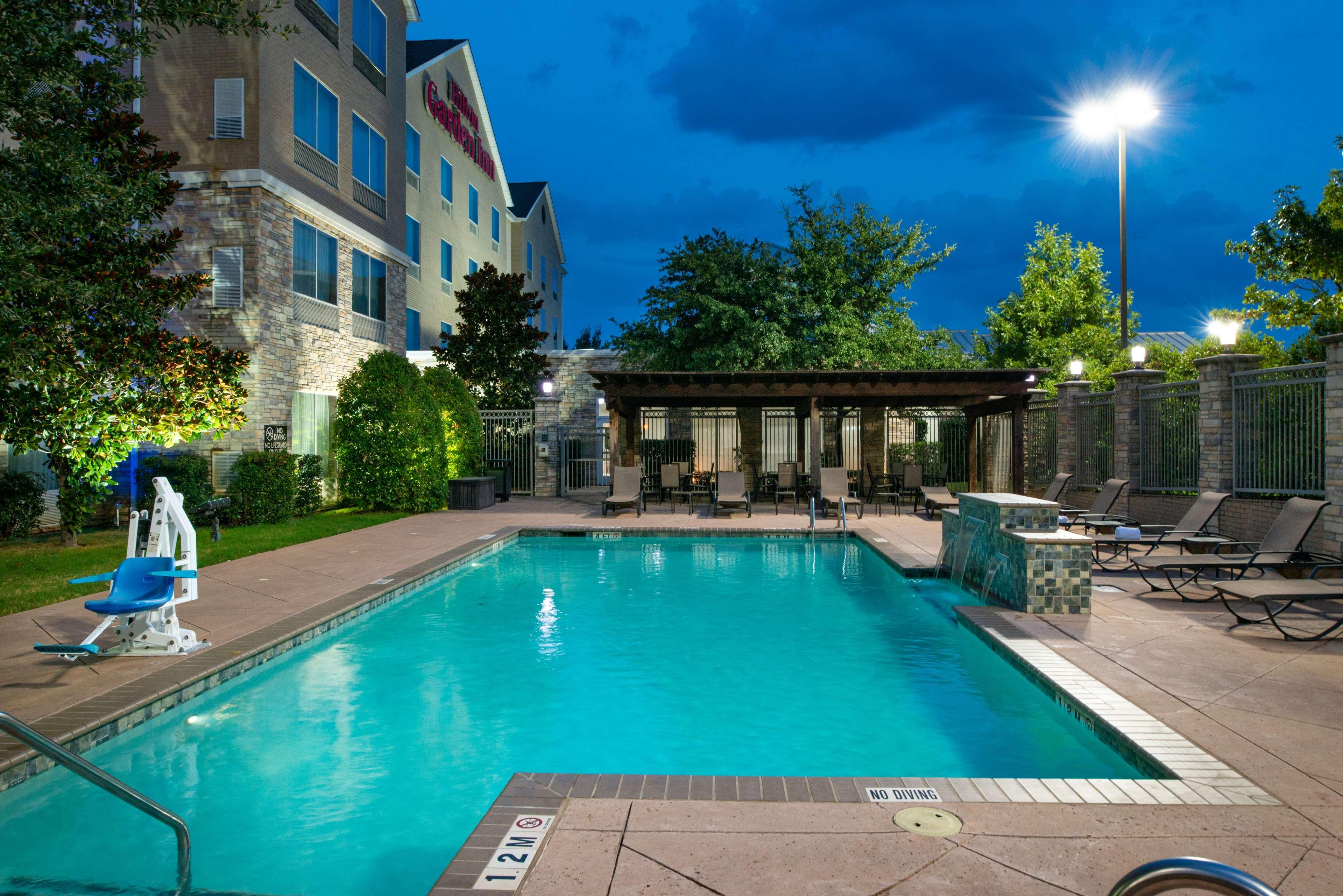 Hilton Garden Inn דנטון מראה חיצוני תמונה