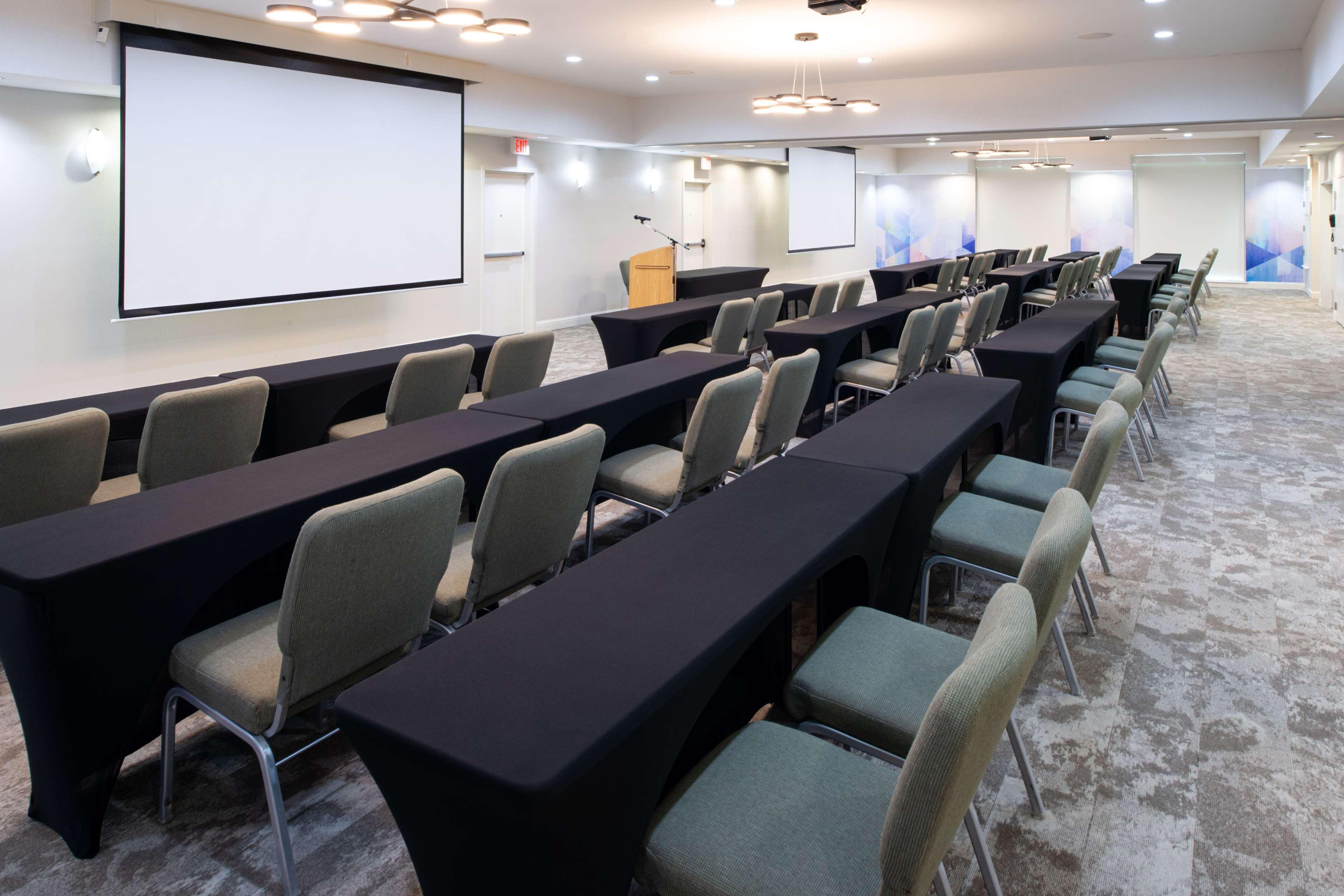Hilton Garden Inn דנטון מראה חיצוני תמונה