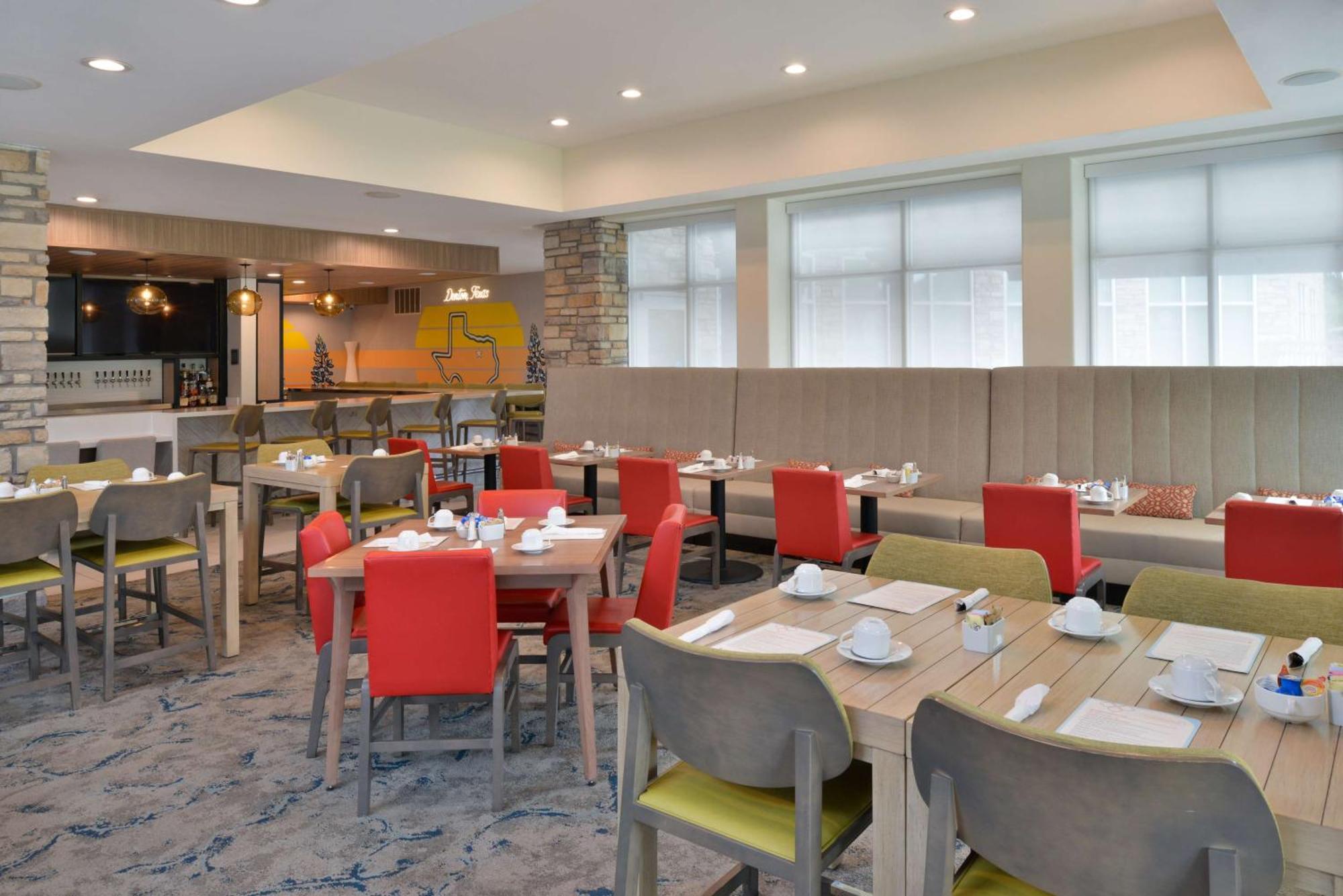 Hilton Garden Inn דנטון מראה חיצוני תמונה
