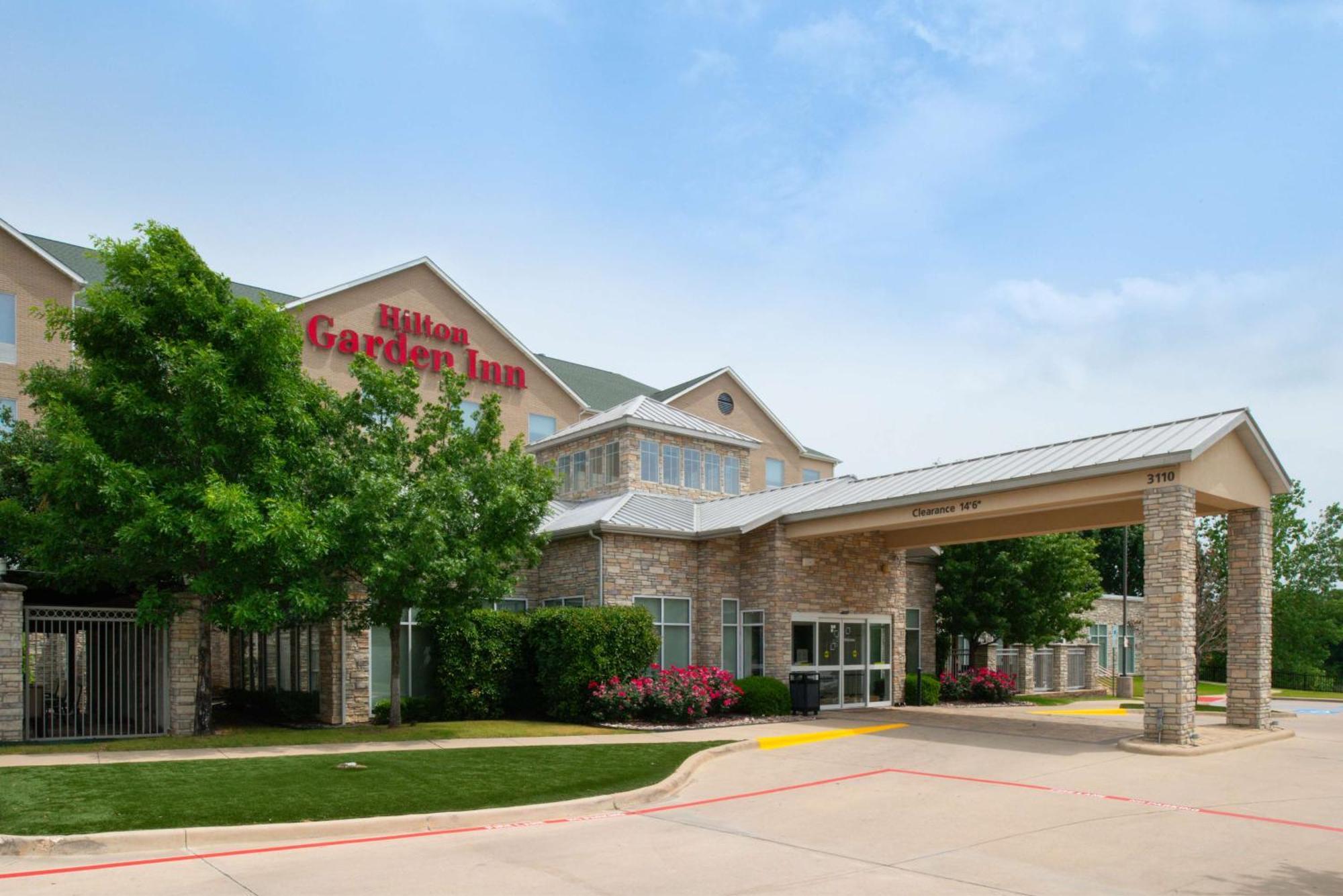 Hilton Garden Inn דנטון מראה חיצוני תמונה